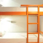 אכסניה Bed Station & Bar *