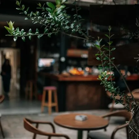 Ostello Bed Station & Bar *