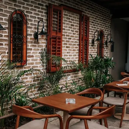 Ostello Bed Station & Bar *