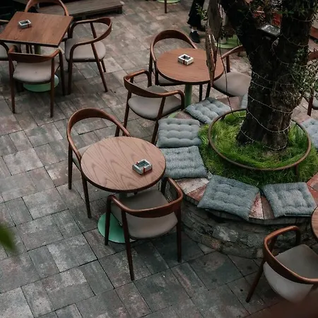 Bed Station & Bar Hostel Σκόδρα