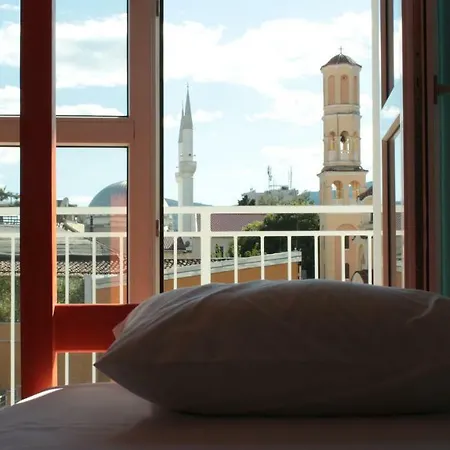 Bed Station & Bar *