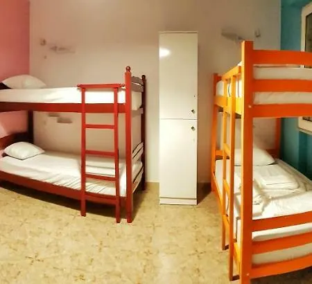 Bed Station & Bar Hostel *