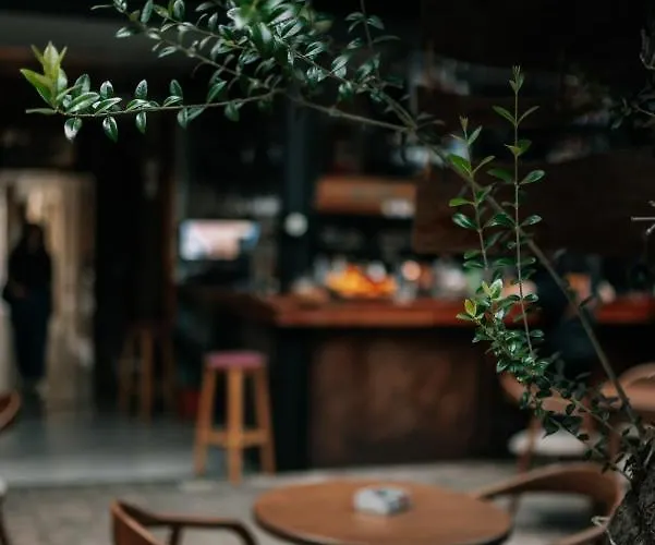 Hostal Bed Station & Bar *