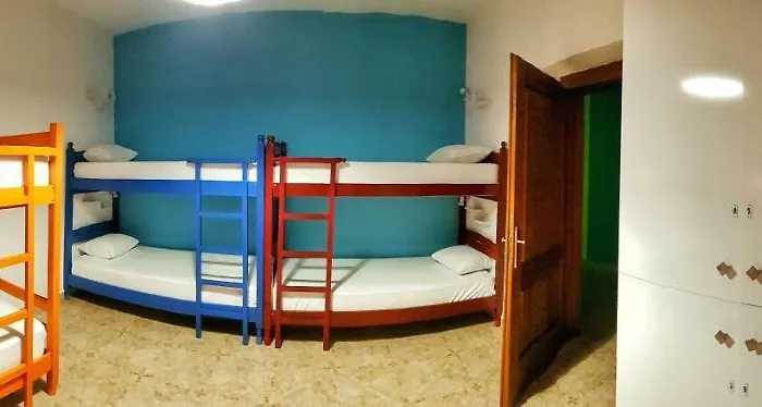 Bed Station & Bar Hostel *